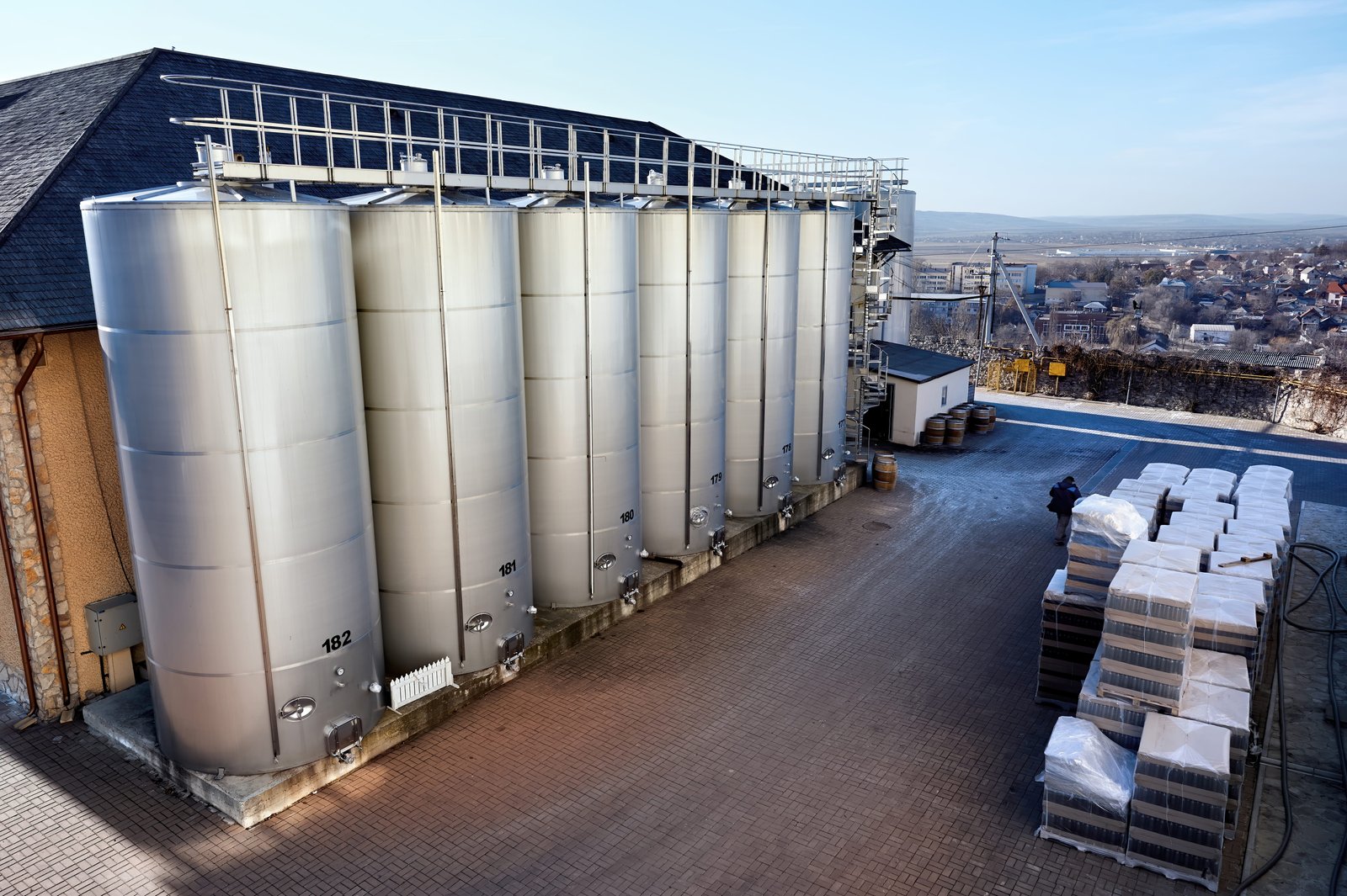  Storage Tanks & Tank Farms